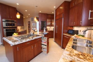 https://www.exquisitecabinets.com/wordpress/wp-content/uploads/2019/11/Kitchenlg-300x200.jpg